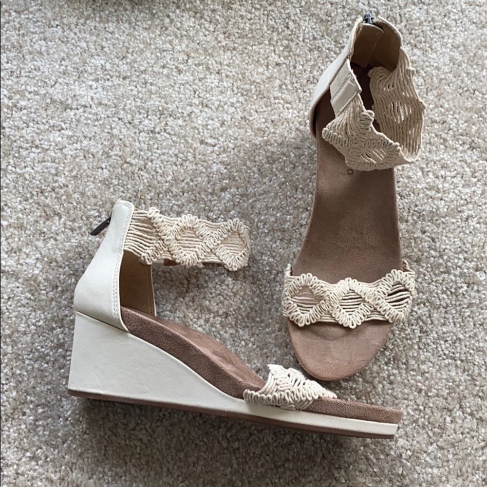 Lucky Brand Crochet Sandals
